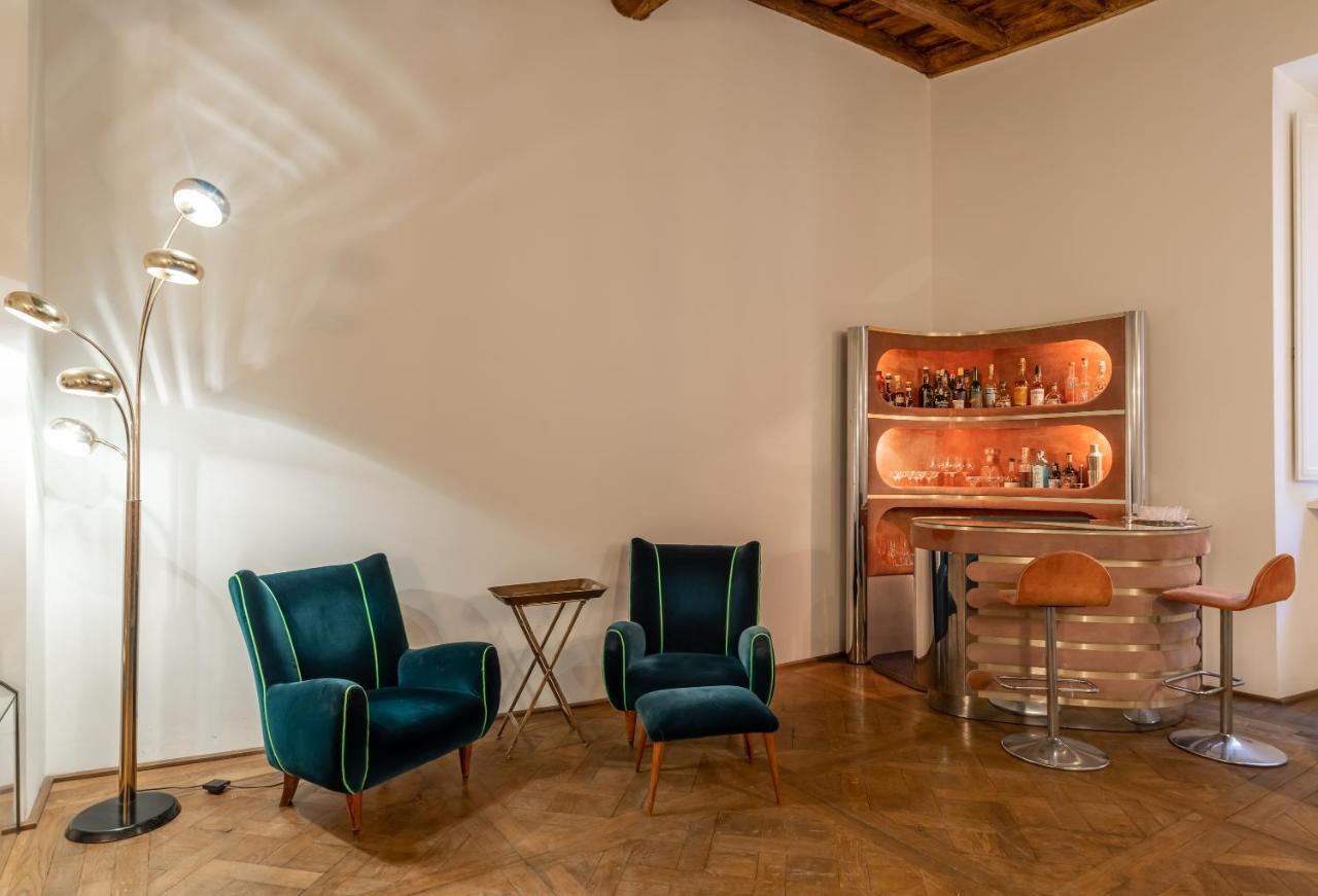 Chic And Style In Historical Via Giulia Apartment Rome Luaran gambar