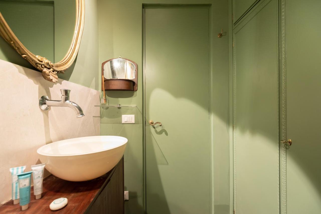 Chic And Style In Historical Via Giulia Apartment Rome Luaran gambar